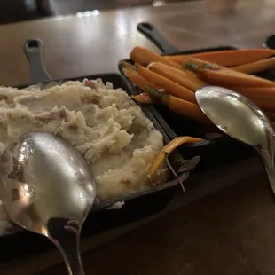 food, oysters and mussels