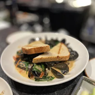 Green Curry Mussels.  YUMMY!!!