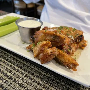 CHICKEN WINGS