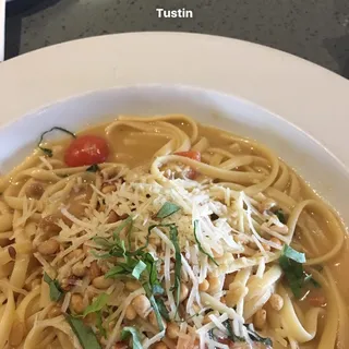TOMATO BASIL PASTA