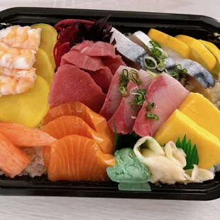 Chirashi bowl