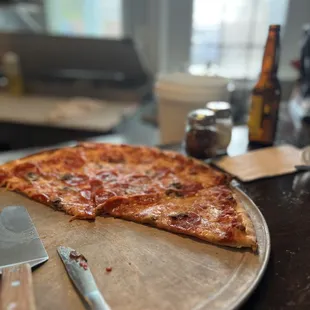 Pepperoni and mushrooms please! Large size