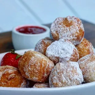 Italian zeppoles