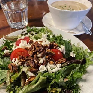 Potato leek and 1808 House salad (v/gf). Follow @ohiofoodlover on Instagram for more Ohio eats.