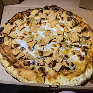 S'mores Dessert Pizza