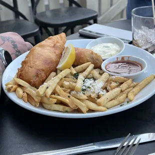 Walleye w/ fries