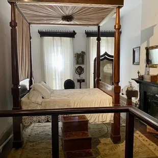 The Gentleman&apos;s Bedroom of the 1850 House of the Louisiana State Museum