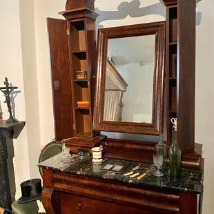Dresser and Mirror in the Gentleman&apos;s Bedroom of the 1850 House of the Louisiana State Museum