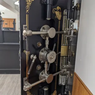 the inside of a coffee house