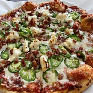 Jalapeño popper pizza