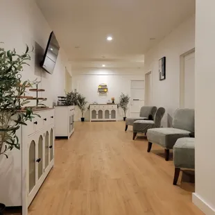 ENTRY/LOUNGE AREA