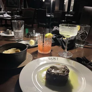 Filet and mashed potatoes