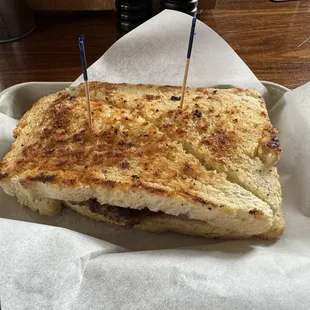 Patty melt on onion bread