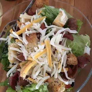 Side salad with bacon