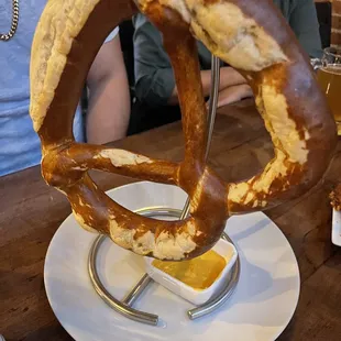 Pretzel and cheese (no salt)