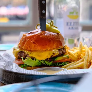 19 Hamburger with truffle fries