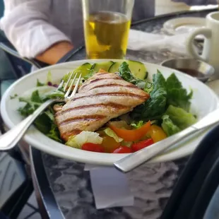 Grilled salmon salad