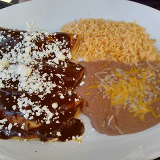 Enchiladas De Mole