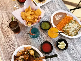 La Unica Bar & Grill