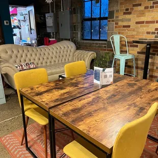 Seating area for coffee, breakfast or lunch!