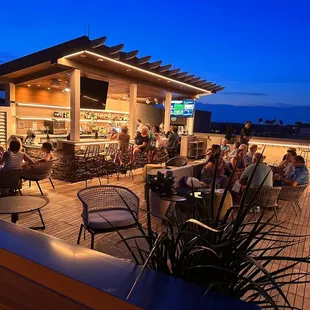 3rd floor deck/lounge