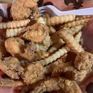 Fried shrimp with fries