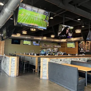 Dining area with bar
