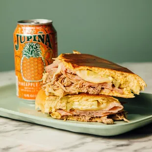 Jupina &amp; media noche sandwich
