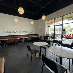 Dining area inside/outside patio