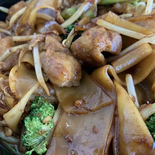 Pad See Ew Chicken