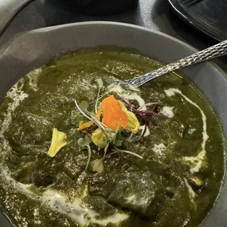 Haryali Saag