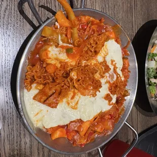 Spicy rice cakes with ramen and cheese Spicy level 2