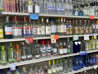 S & R Liquors