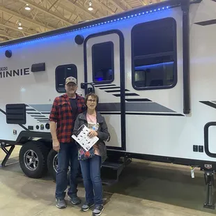 Congratulations to the Simpsons on their Winnebago purchase at the RV show!! Welcome to the 1st Choice Trailers Family:)