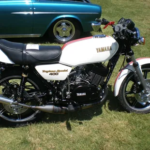1979 Yamaha RD400F Daytona Special restored by 1Up Motorsports