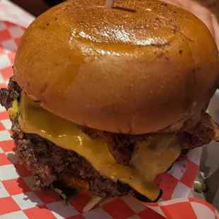 Bacon cheeseburger (good!)
