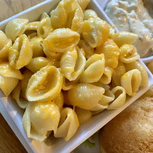 a bowl of macaroni and cheese