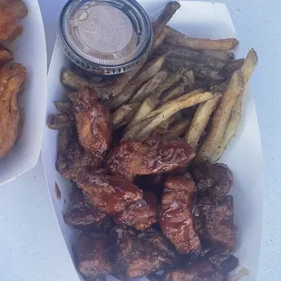 fried chicken, bbq chicken, bbq wings, food, poultry, chicken wings and fried chicken, fried chicken wings, chicken, chicken wings