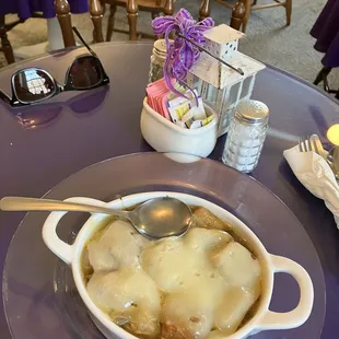 2 Sisters Bakery & Café