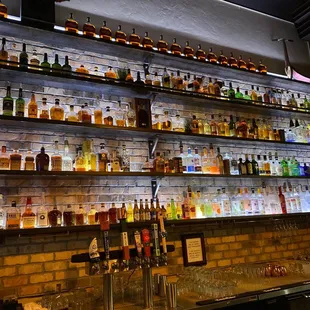 This is a beautiful bar! Classy, friendly and everyone welcome!