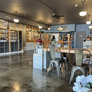 LAll the freshly baked goodies have already been bought up. Gotta get here earlier in the day to get the best stuff!