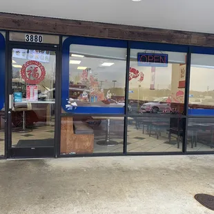 Cafe 2000 in Gastonia Nc. Great Chinese food. Egg rolls and spring rolls are sold here.