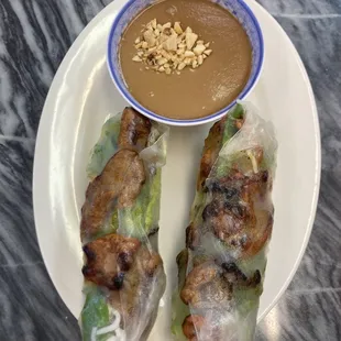Fresh Spring Roll with grilled beef