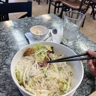Rice Noodle with GriIIed Pork, Chicken, and Beef