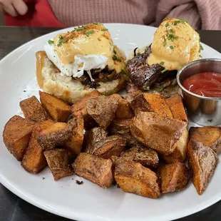Texas Benny, flank steak, poached eggs, n taters