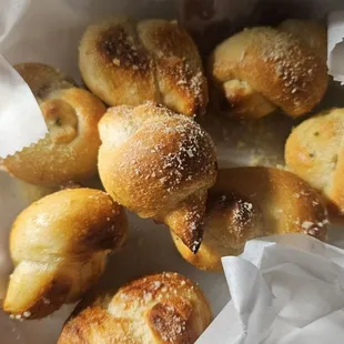 Garlic knots