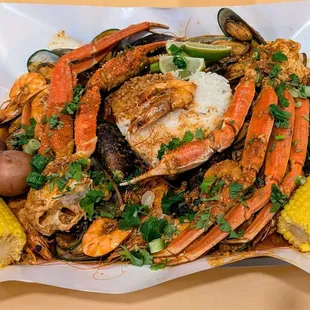 Crab legs, shrimp &amp; mussels platter