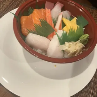 Chirashi sushi