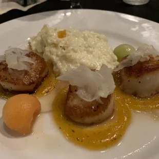 Scallops with Risotto was to die for.