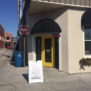 Great coffee shop downtown, it'd hidden, you must ask directions ! Walk into SHIRLEYS flowers and they will take you out their back door!!